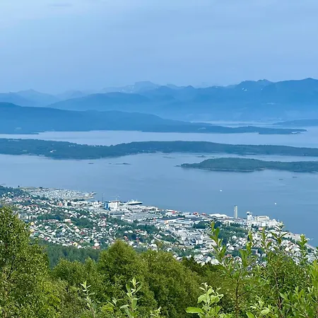 Fjord-holiday-lodge Mit Atemberaubendem Panorama בית נופש *