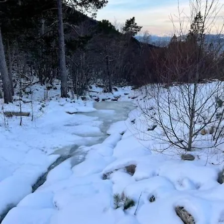 Fjord-holiday-lodge Mit Atemberaubendem Panorama 度假居 *