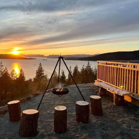 Fjord-holiday-lodge Mit Atemberaubendem Panorama