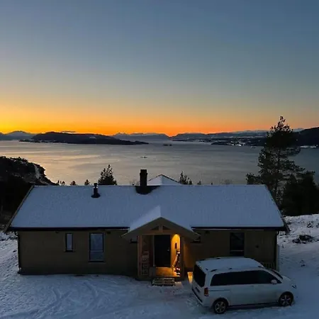 Fjord-holiday-lodge Mit Atemberaubendem Panorama Åfarnes